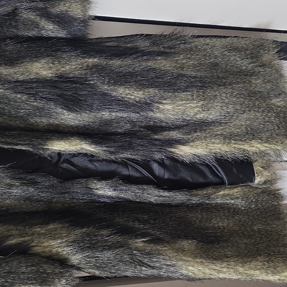 City Chic Women's Plus Size Coat - 70s Diva - Picture 10 of 11